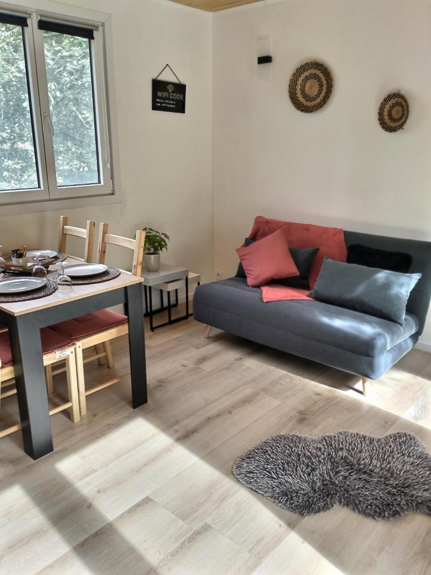 Chalet Les De L'isle Jourdain *