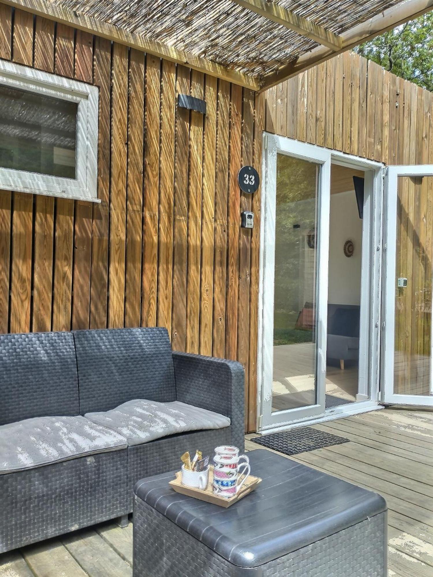 Les De L'isle Jourdain Chalet *